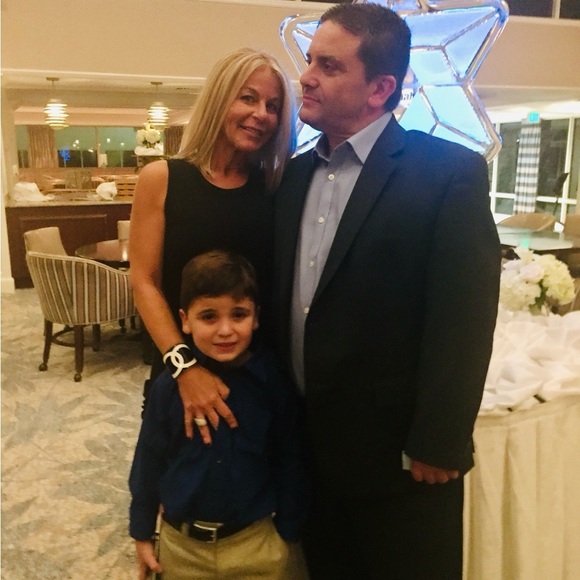 IF U HAVE A MOMENTโฆ. PLEASE READ TO UNDERSTAND Y I SELL ON POSHMARKโฆ๐๐ - Picture 6 of 15